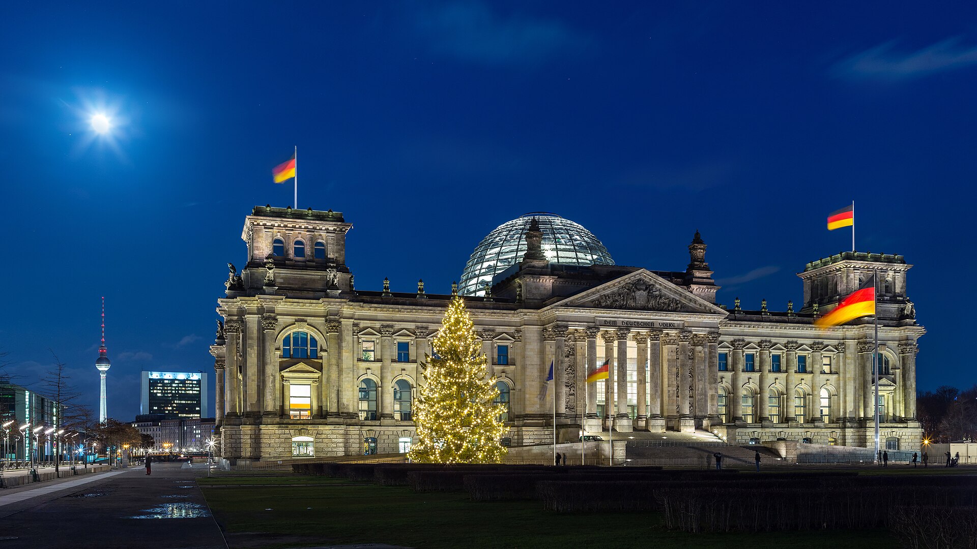 Kiezspaziergangsaison 2026 mit den Stadträten Ephraim Gothe und Christopher Schriner startet im Mai - Mitte